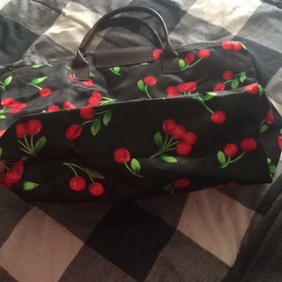 Women’s NEW YORK CITY cherry handbag tote purse - Picture 5 of 6